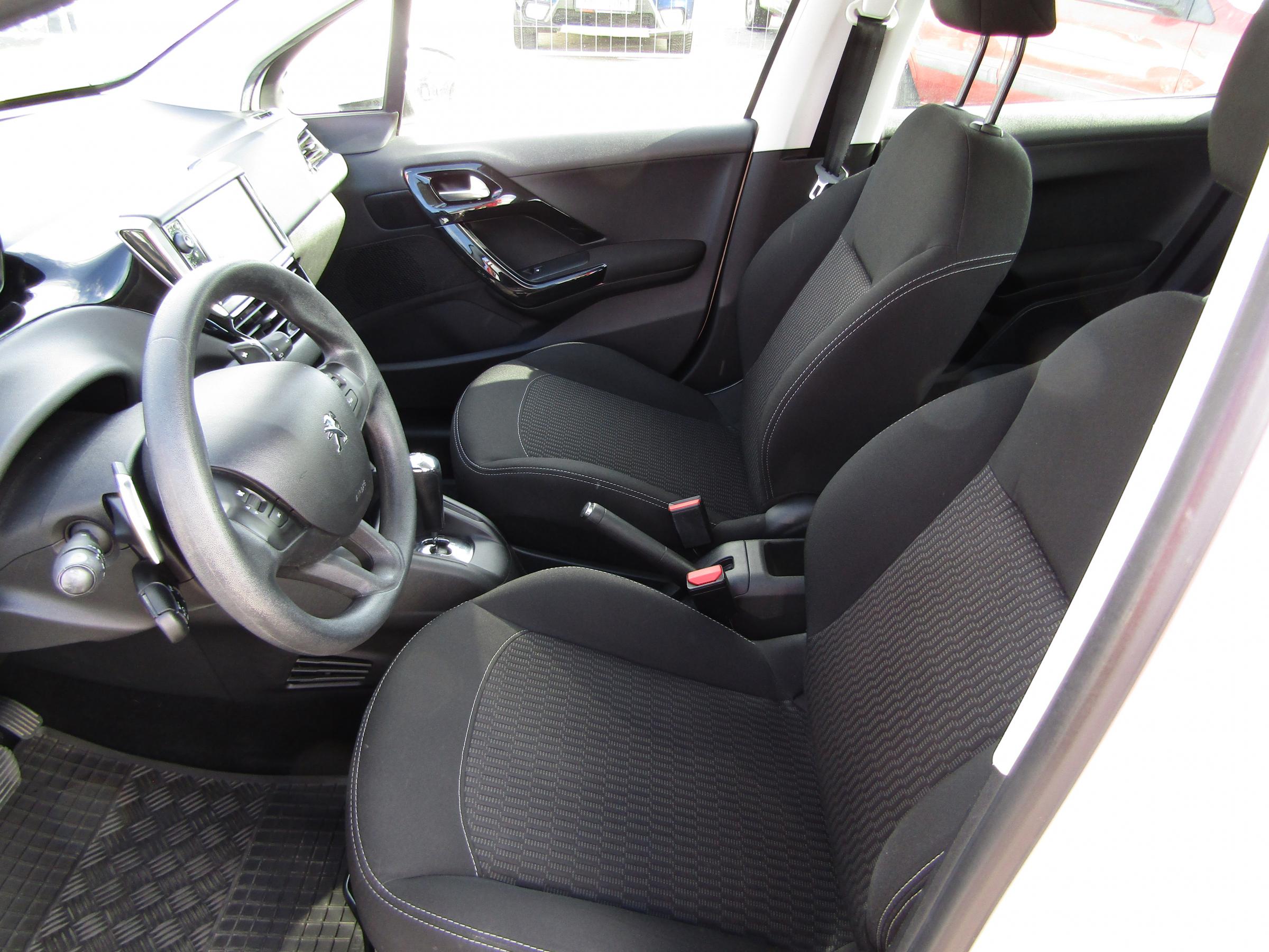 Peugeot 208, 2017 - pohled č. 11