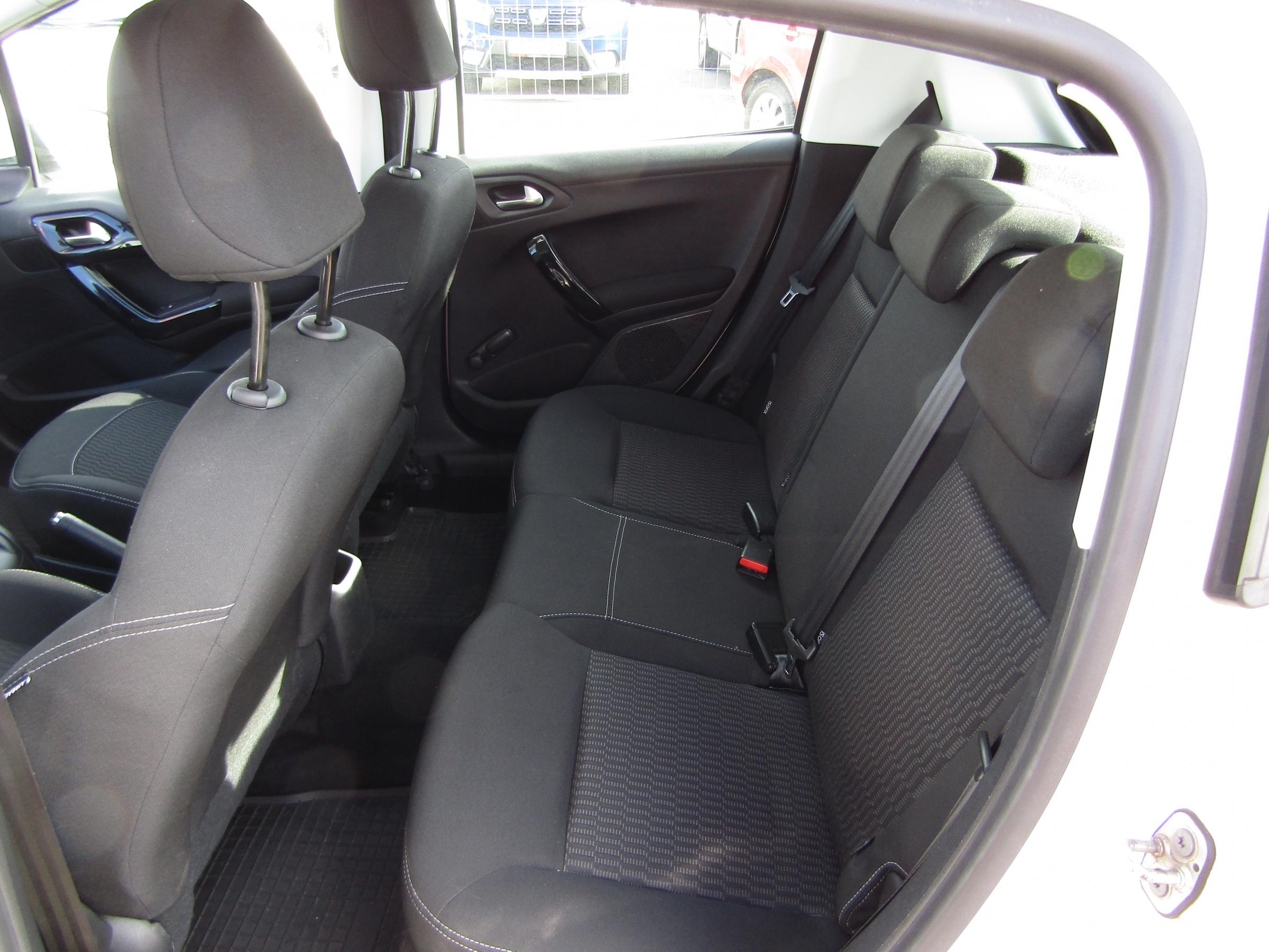 Peugeot 208, 2017 - pohled č. 12