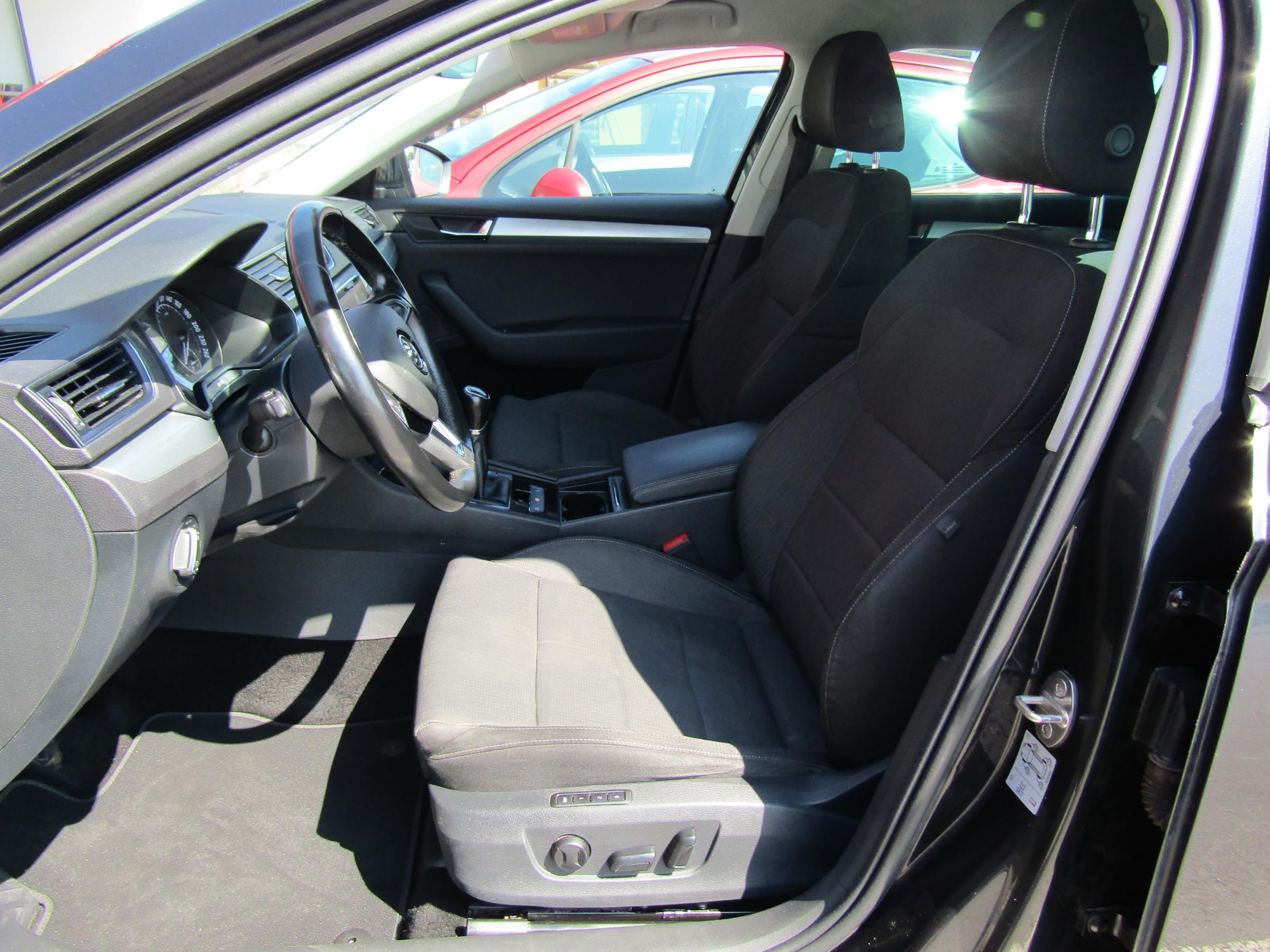 Škoda Superb III, 2018 - pohled č. 9