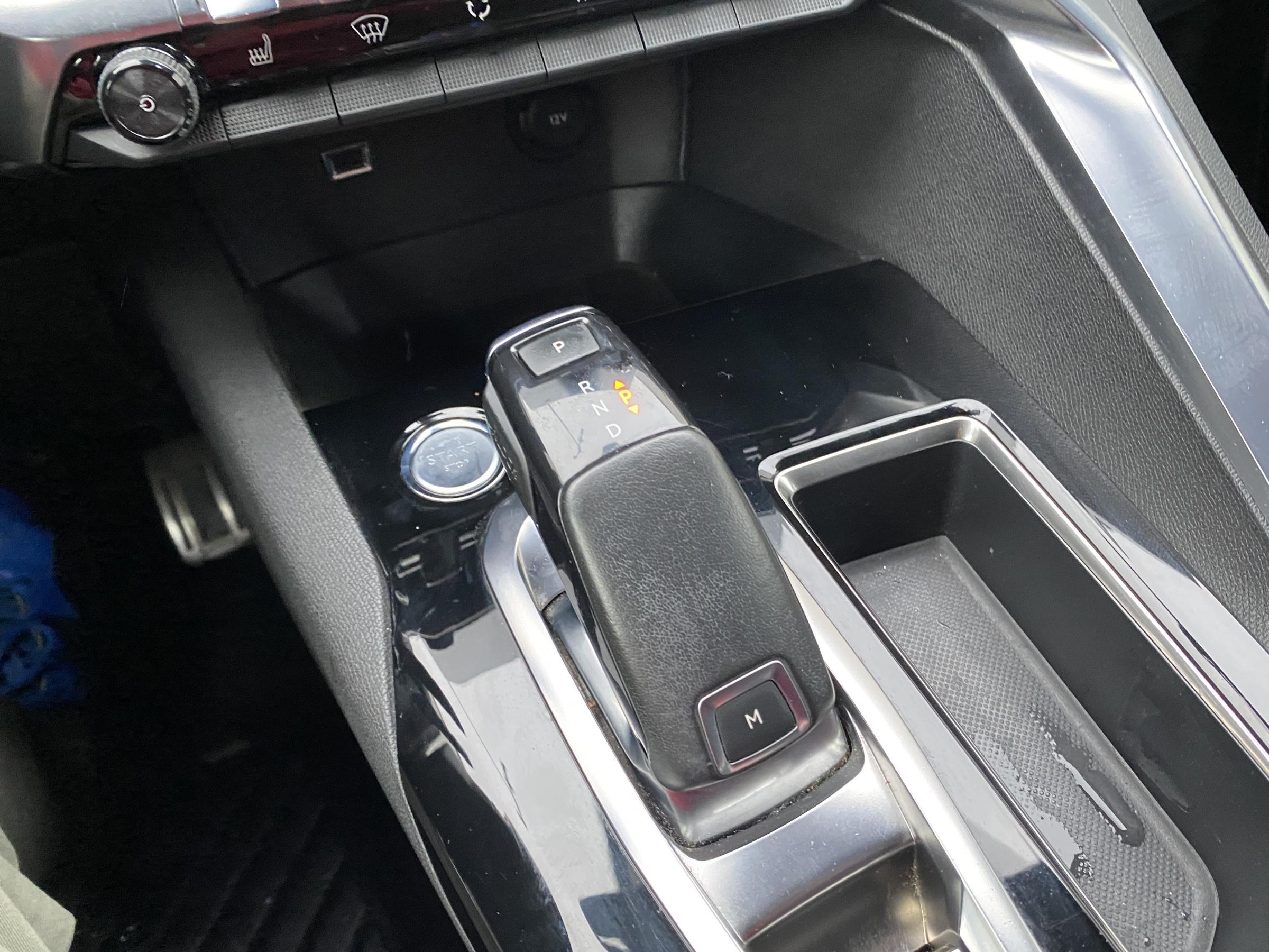 Peugeot 5008, 2018 - pohled č. 14