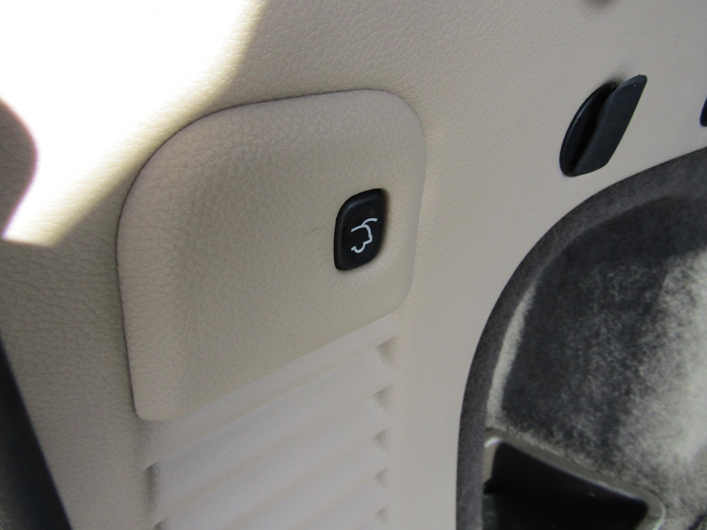 Jeep Grand Cherokee, 2011 - pohled č. 22