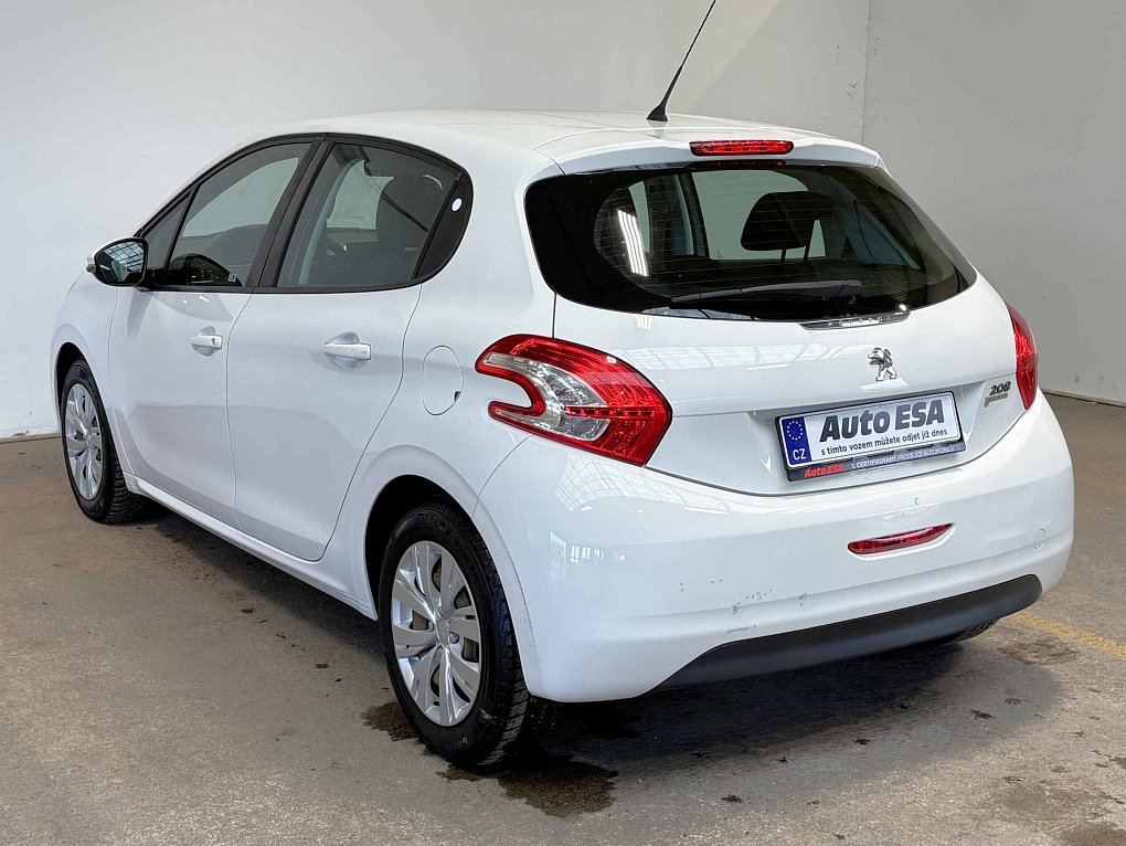 Peugeot 208 1.2i 
