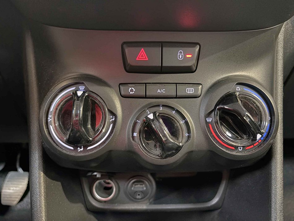 Peugeot 208 1.2i 