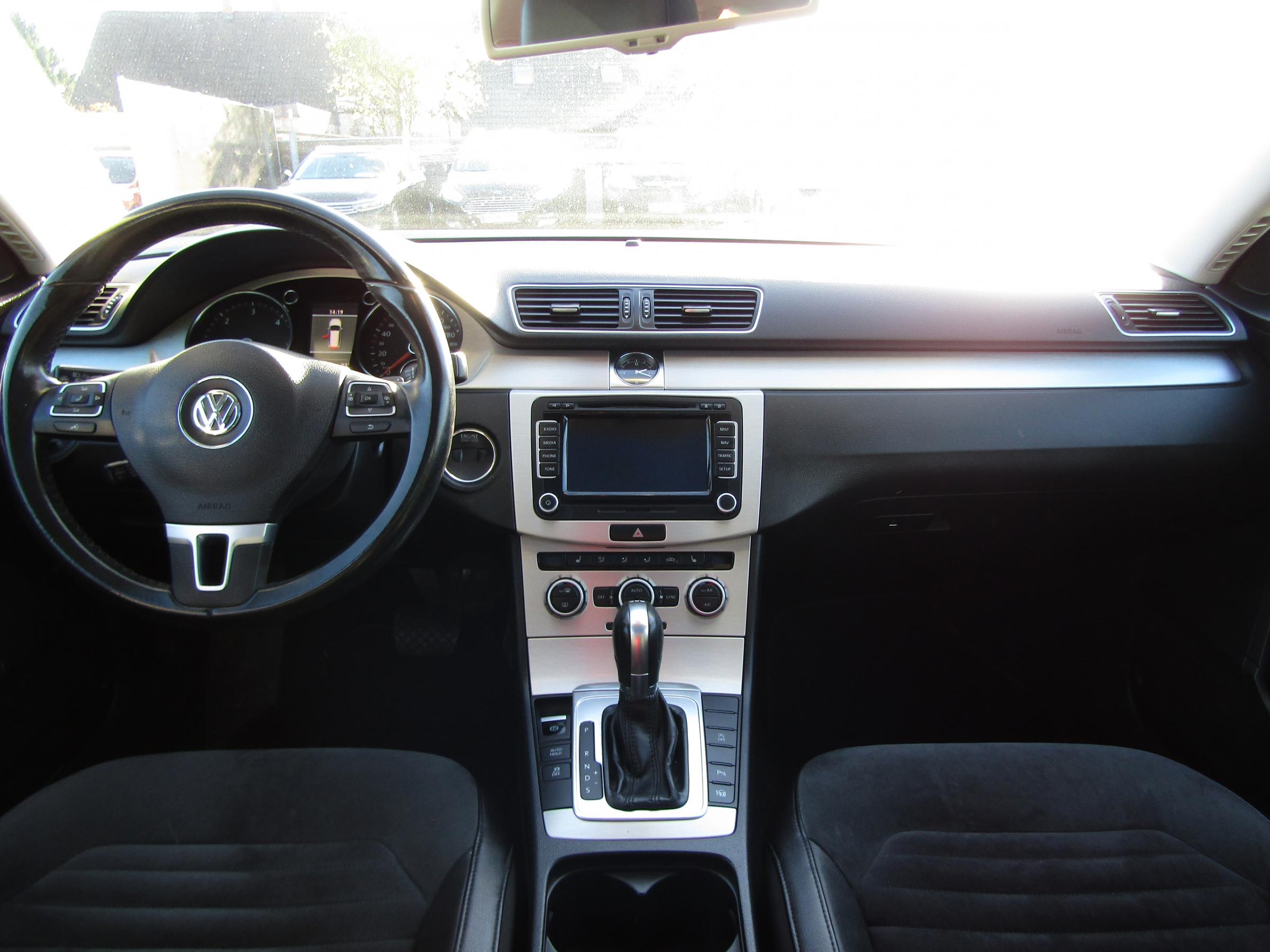 Volkswagen Passat, 2012 - pohled č. 8