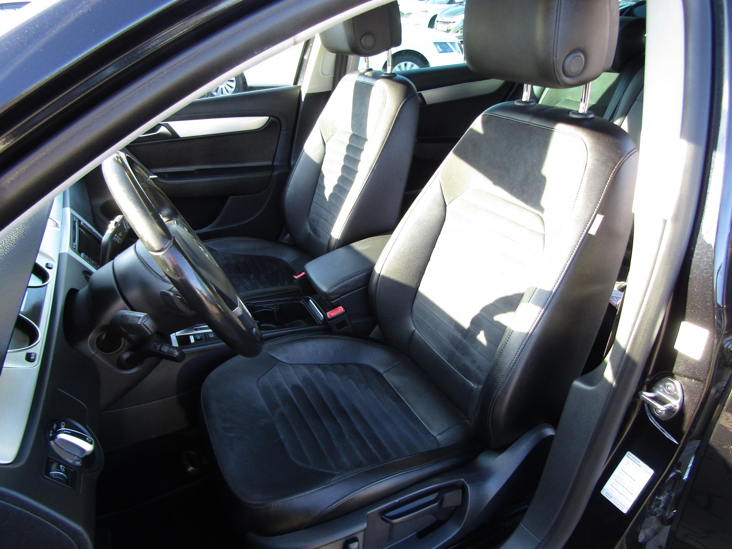 Volkswagen Passat, 2012 - pohled č. 9