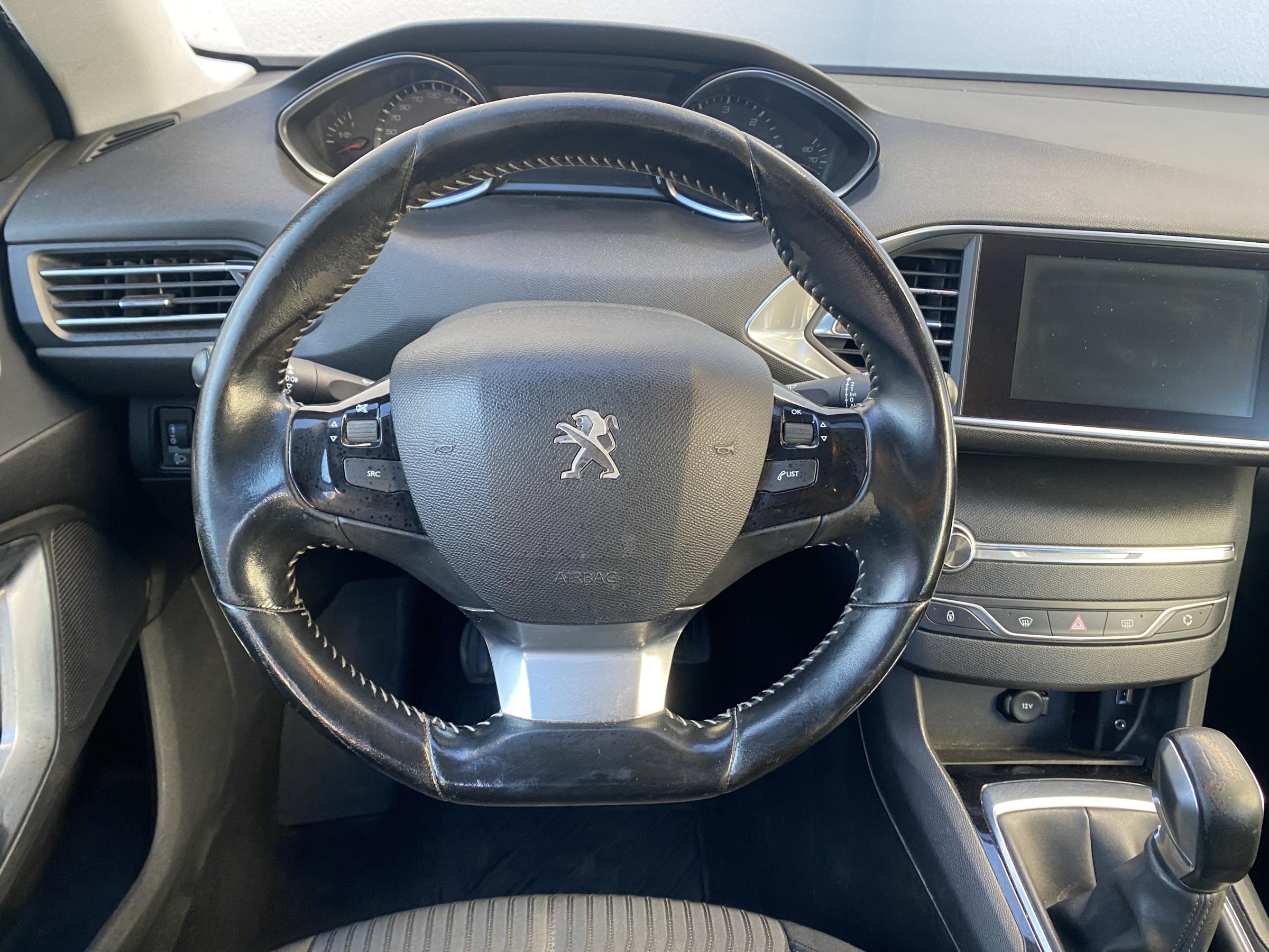 Peugeot 308, 2016 - pohled č. 11