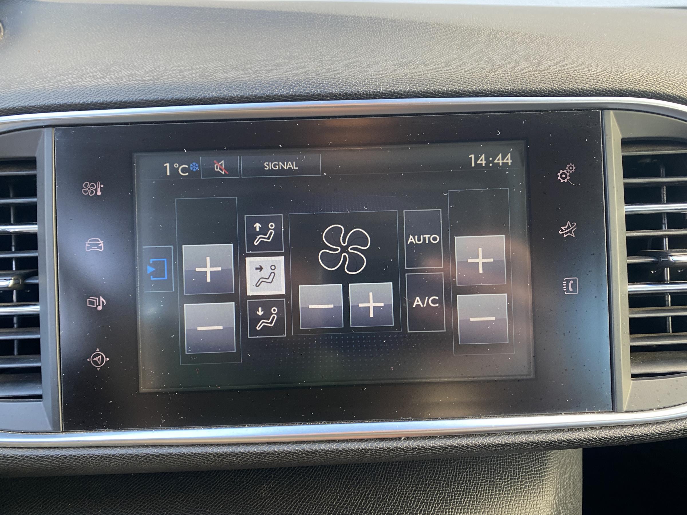 Peugeot 308, 2016 - pohled č. 16