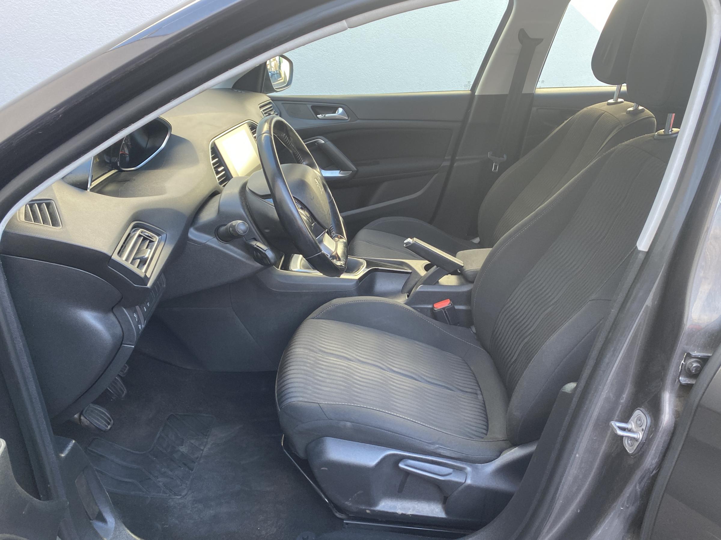 Peugeot 308, 2016 - pohled č. 9