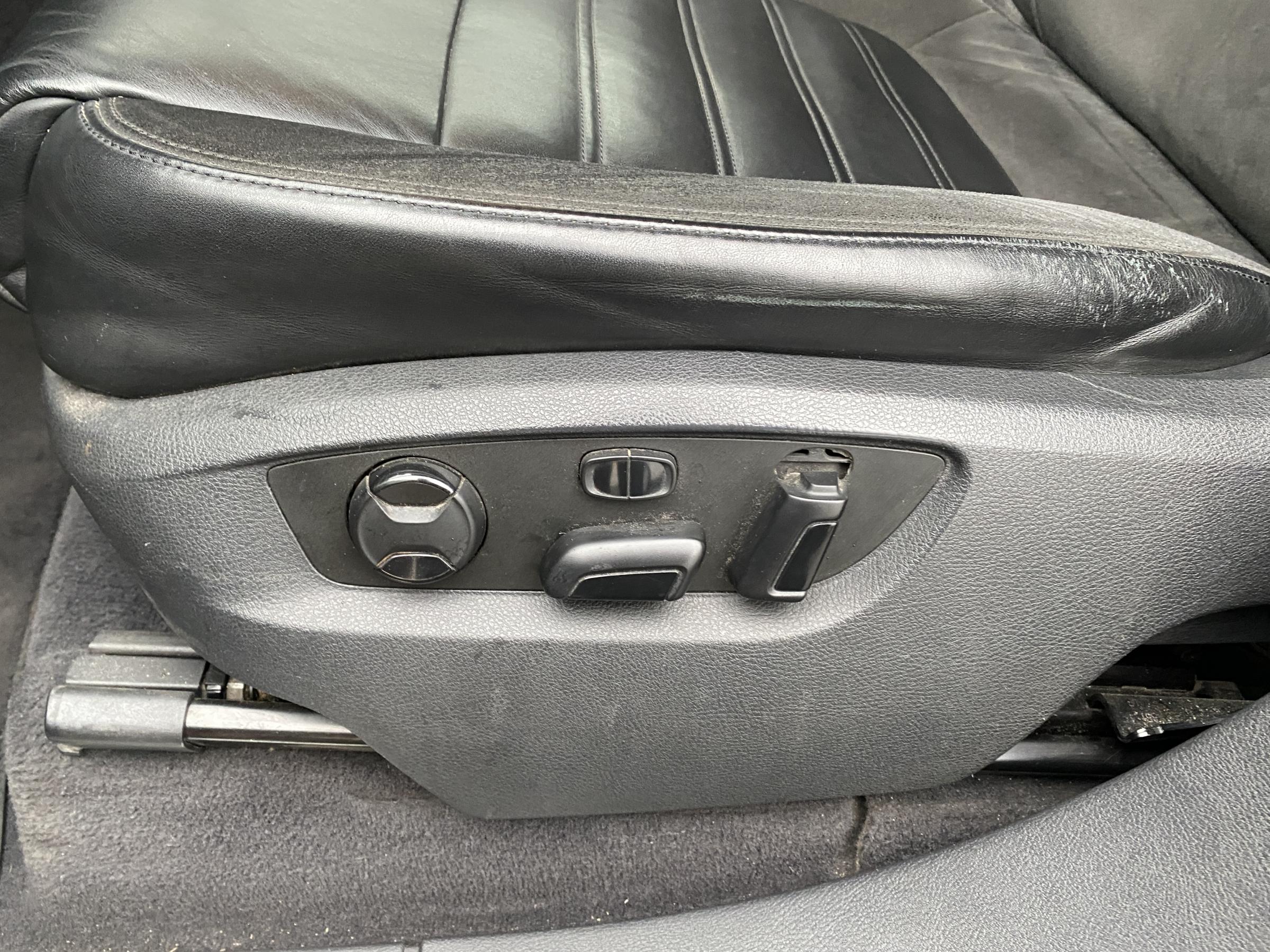 Volkswagen Touareg, 2014 - pohled č. 14