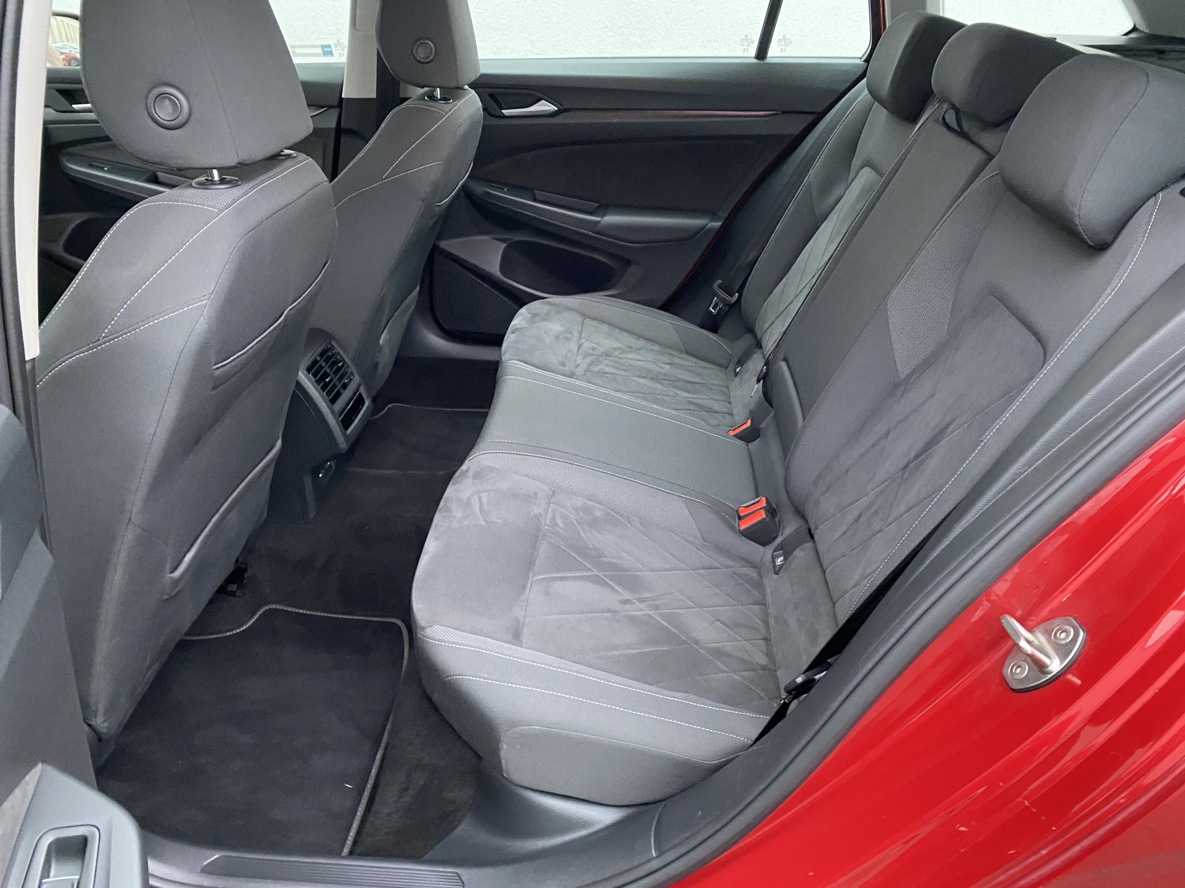 Volkswagen Golf, 2023 - pohled č. 10