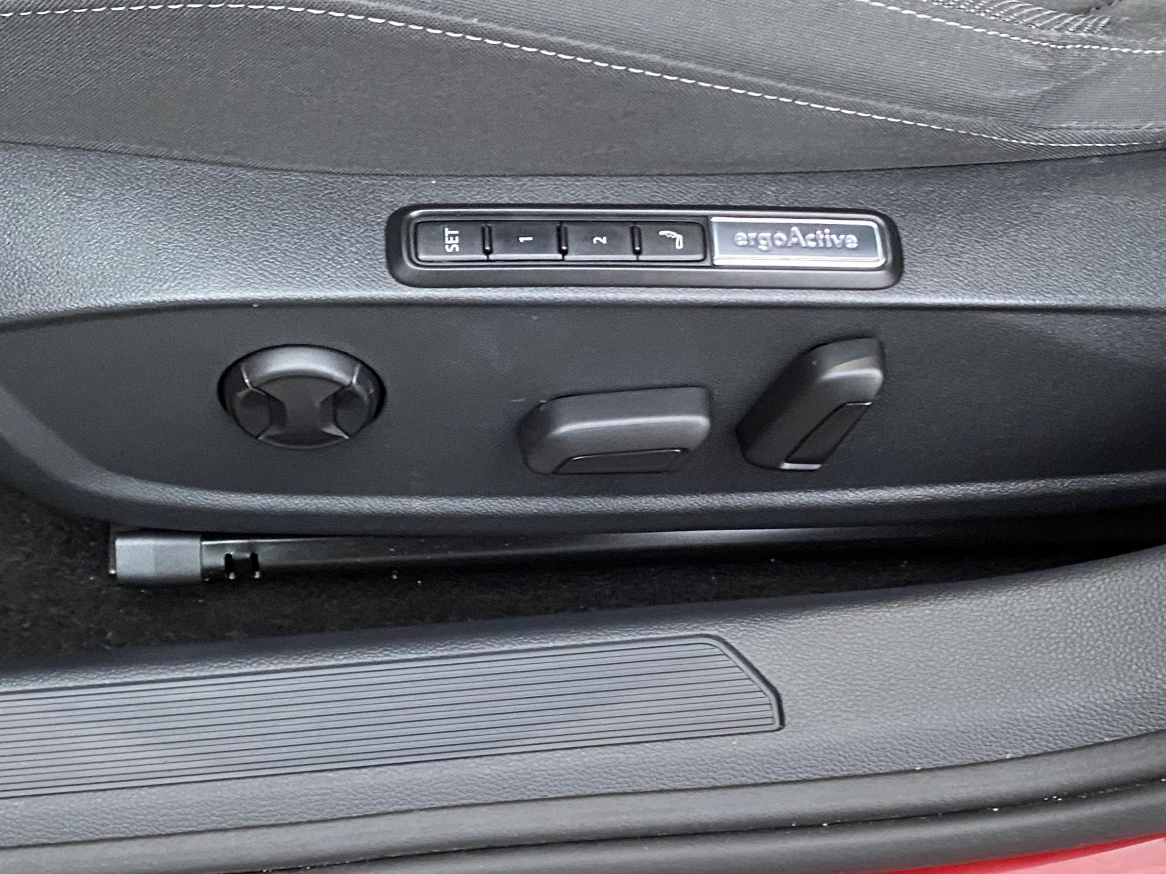 Volkswagen Golf, 2023 - pohled č. 12