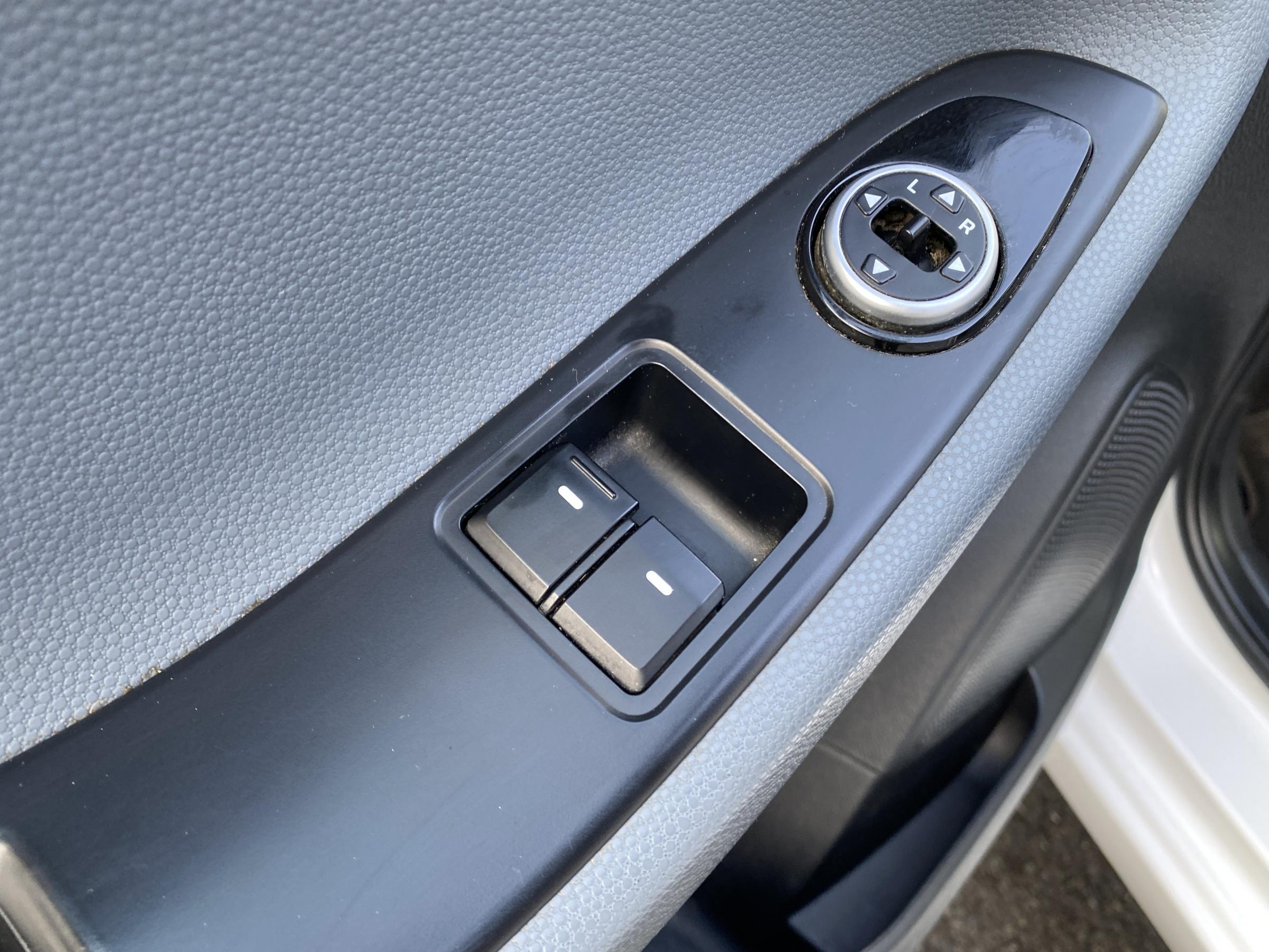 Hyundai i20, 2015 - pohled č. 13