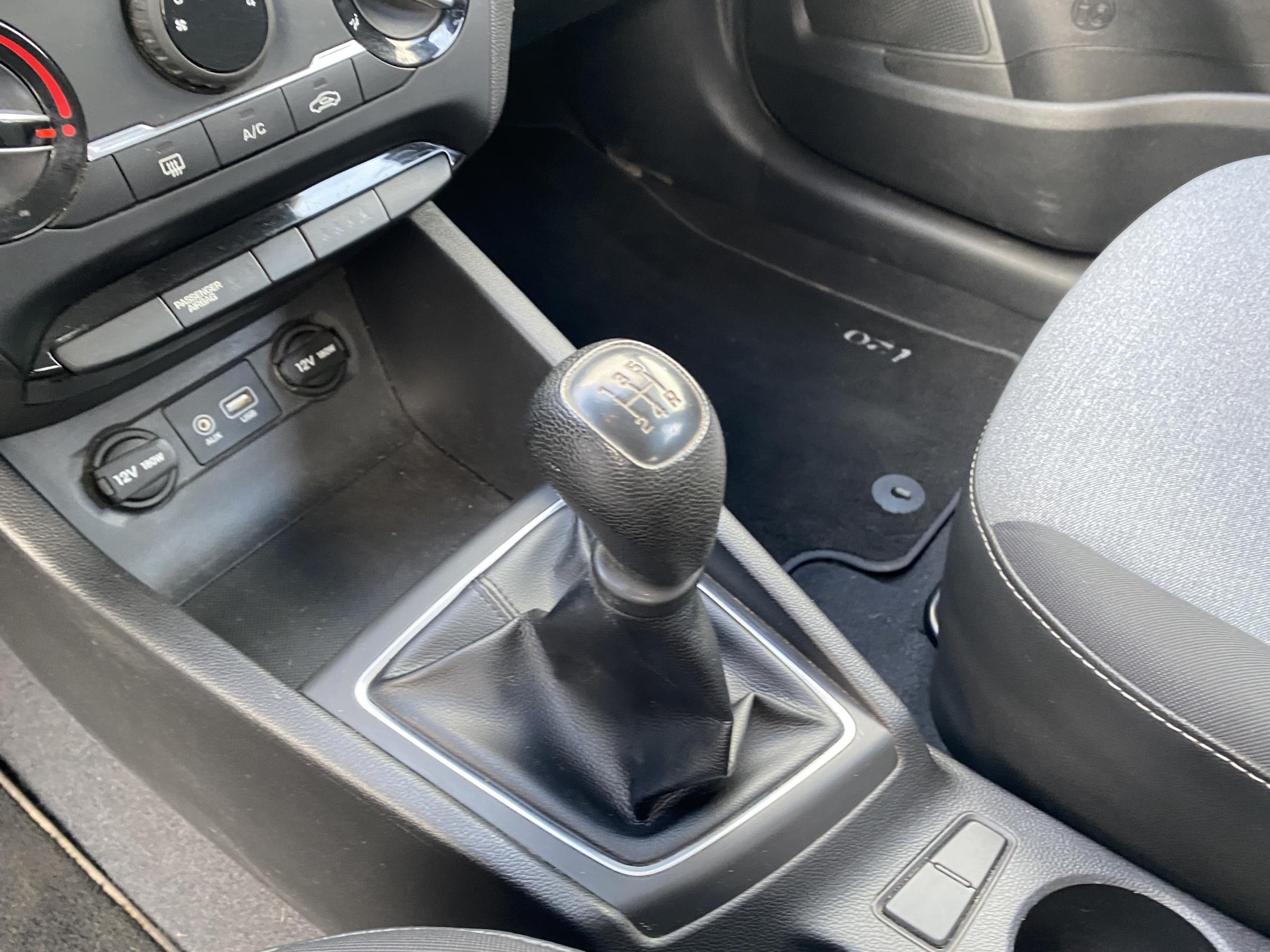 Hyundai i20, 2015 - pohled č. 15