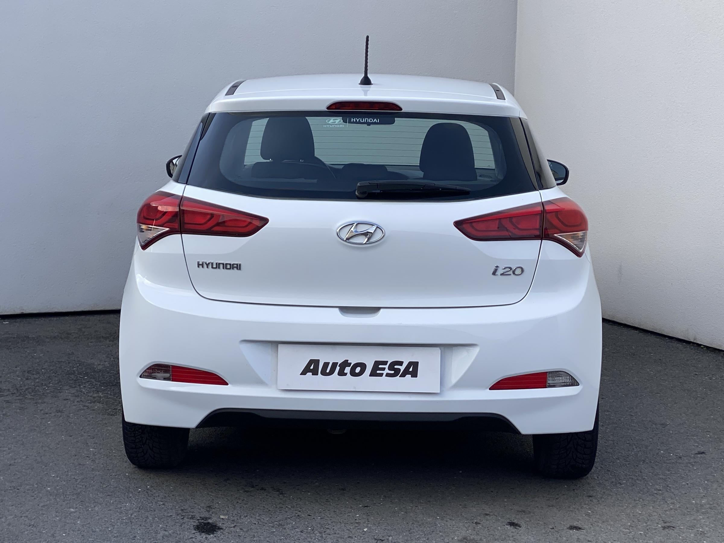 Hyundai i20, 2015 - pohled č. 5