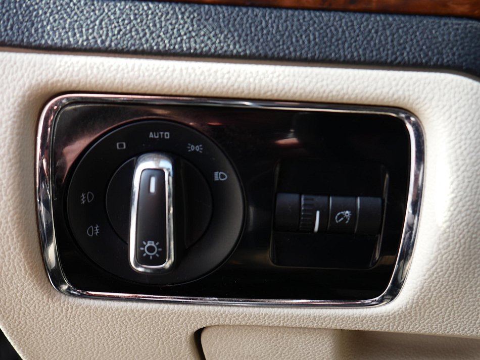 Škoda Superb II 2.0 TDi Elegance