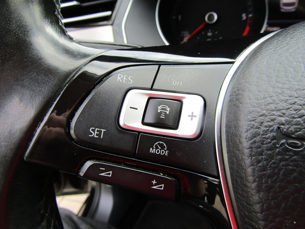 Volkswagen Passat 2.0 TDi 