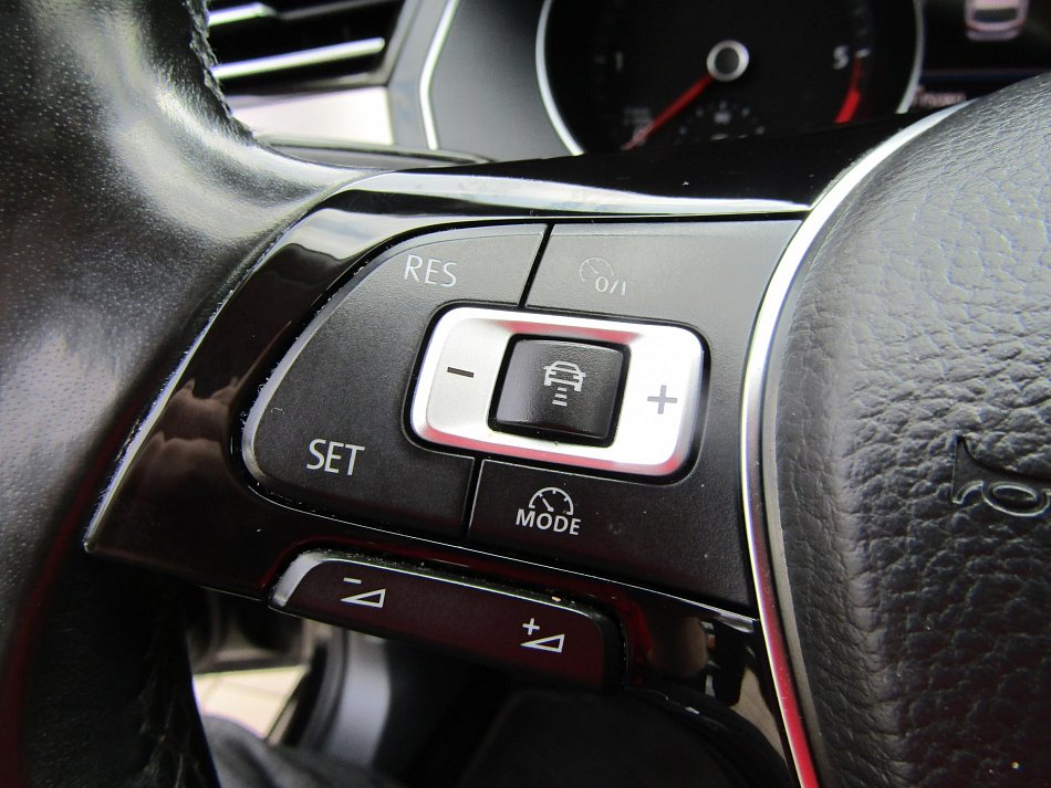 Volkswagen Passat 2.0 TDi 