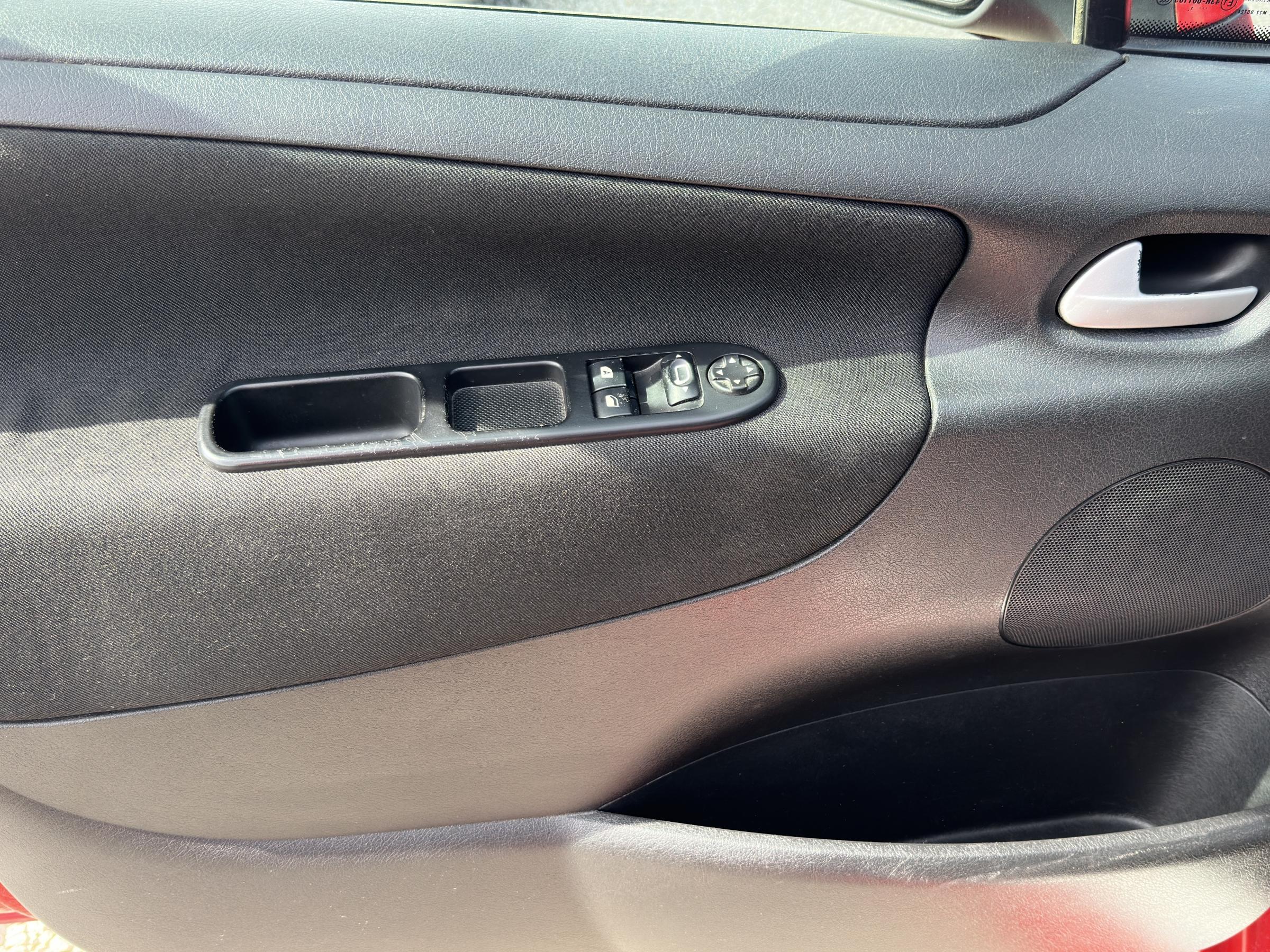 Peugeot 207, 2012 - pohled č. 11