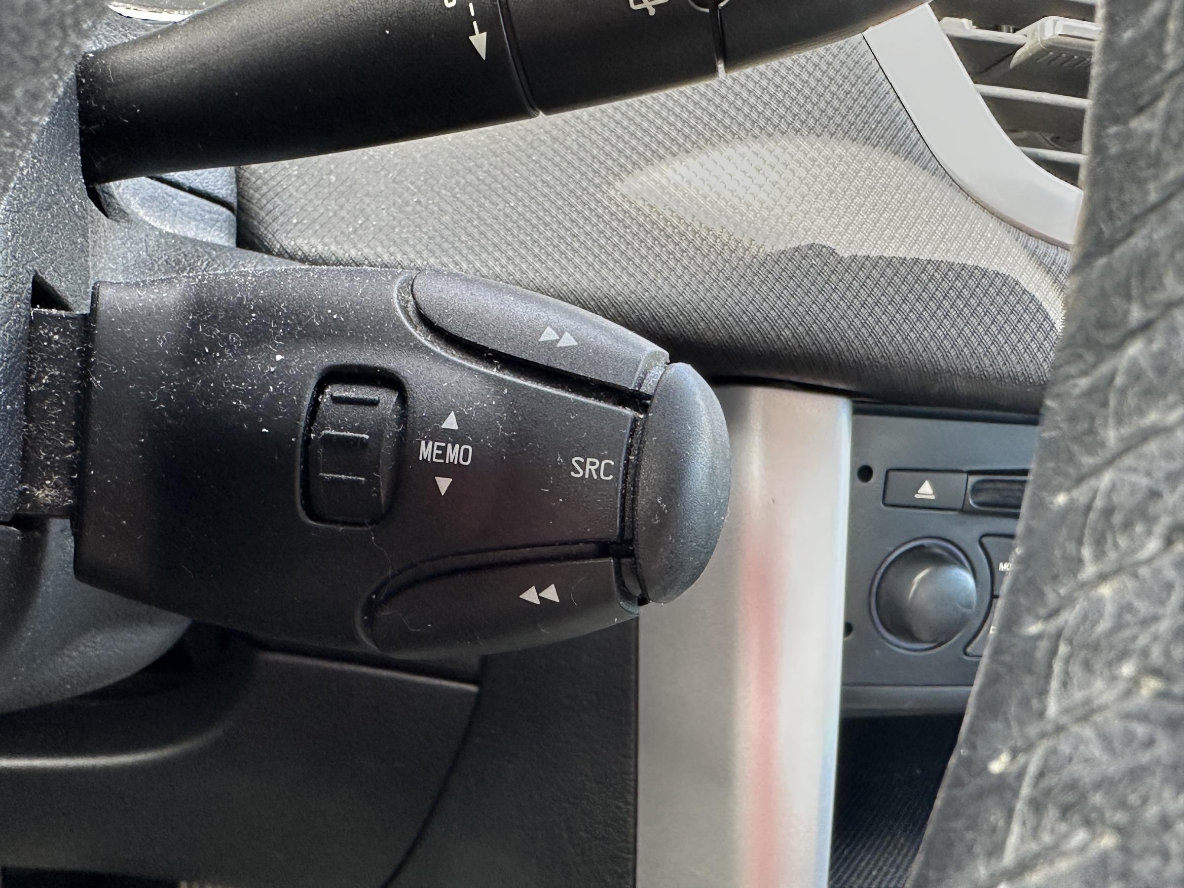 Peugeot 207, 2012 - pohled č. 12