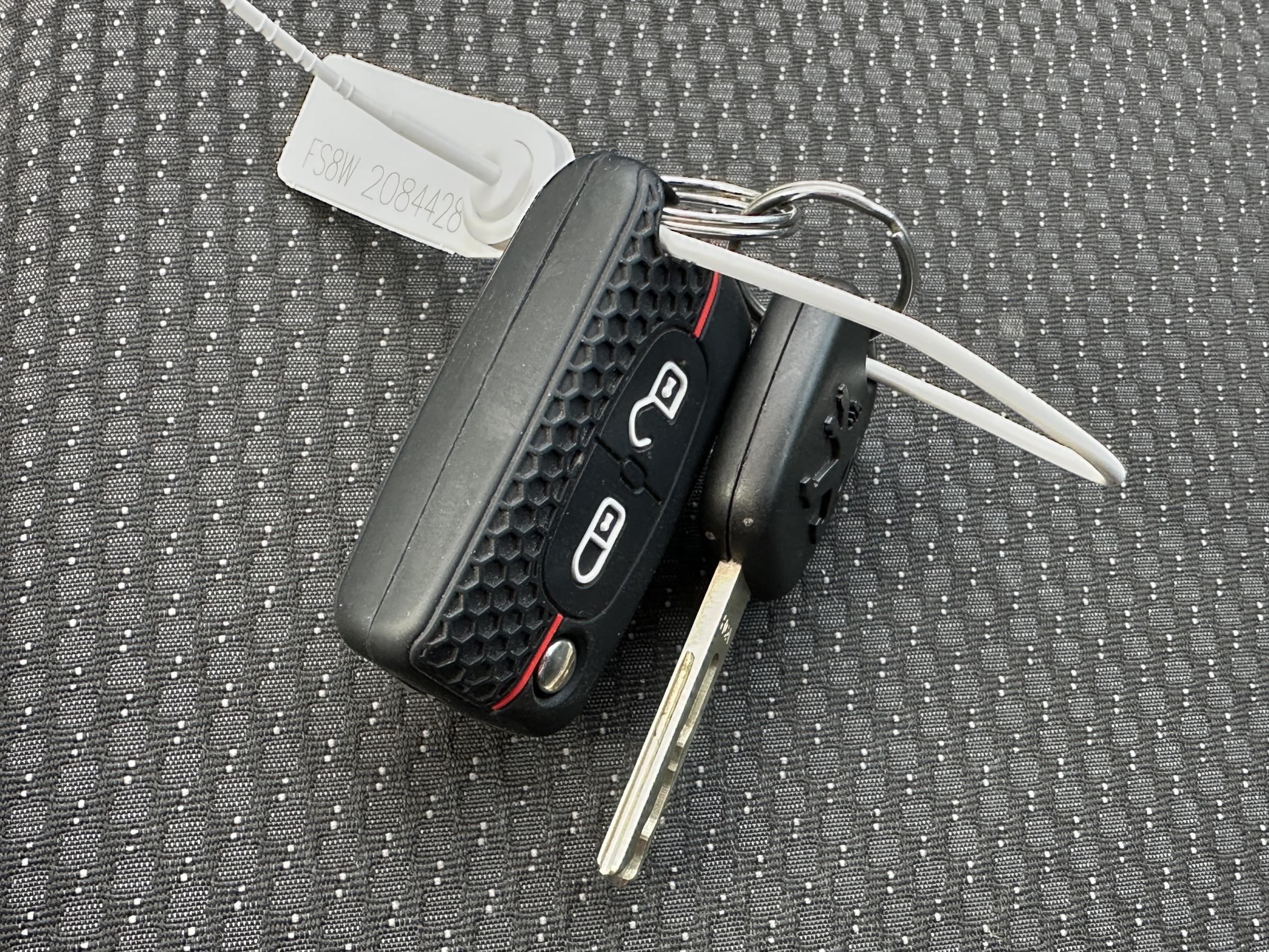 Peugeot 207, 2012 - pohled č. 16