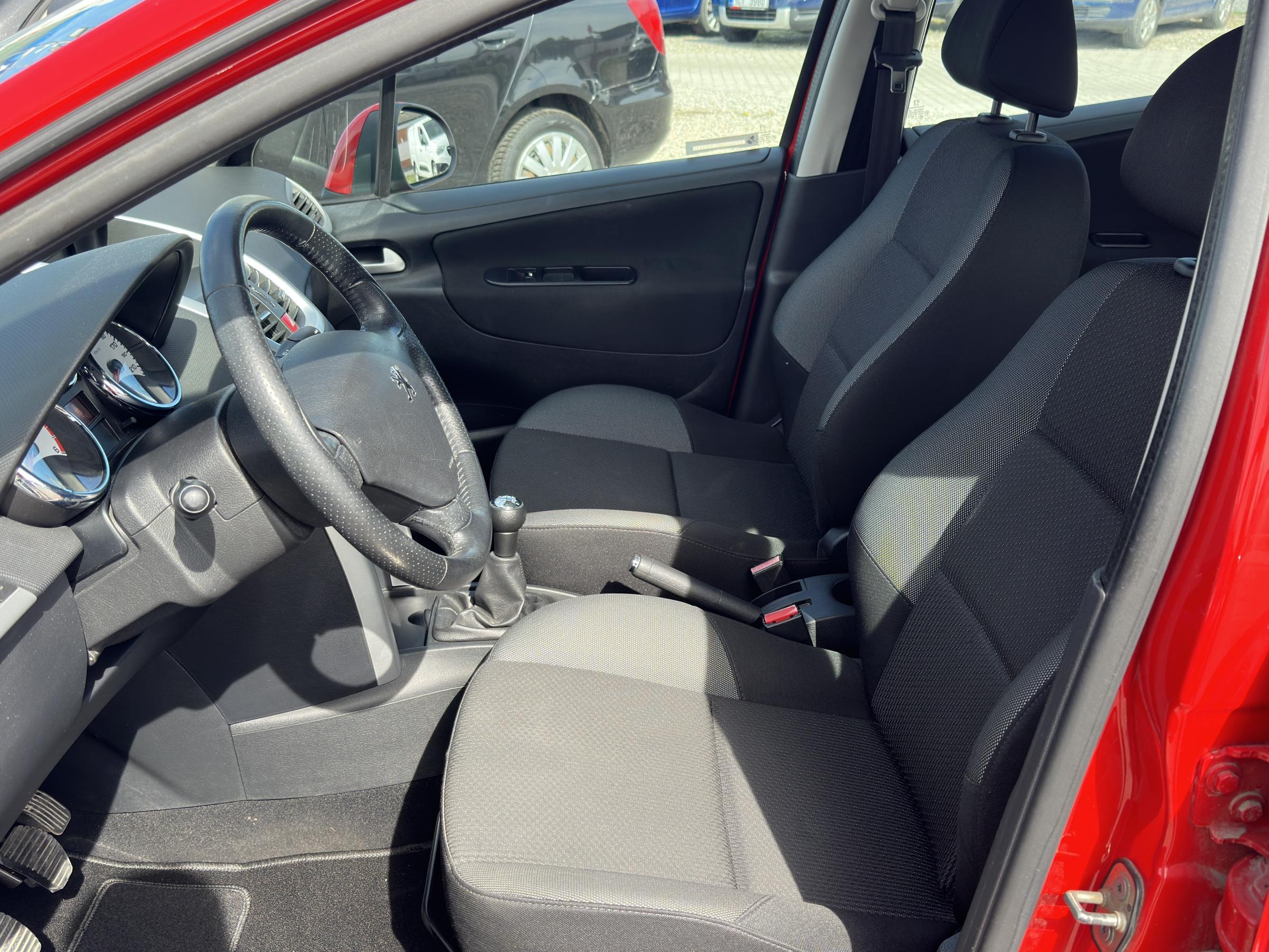 Peugeot 207, 2012 - pohled č. 9