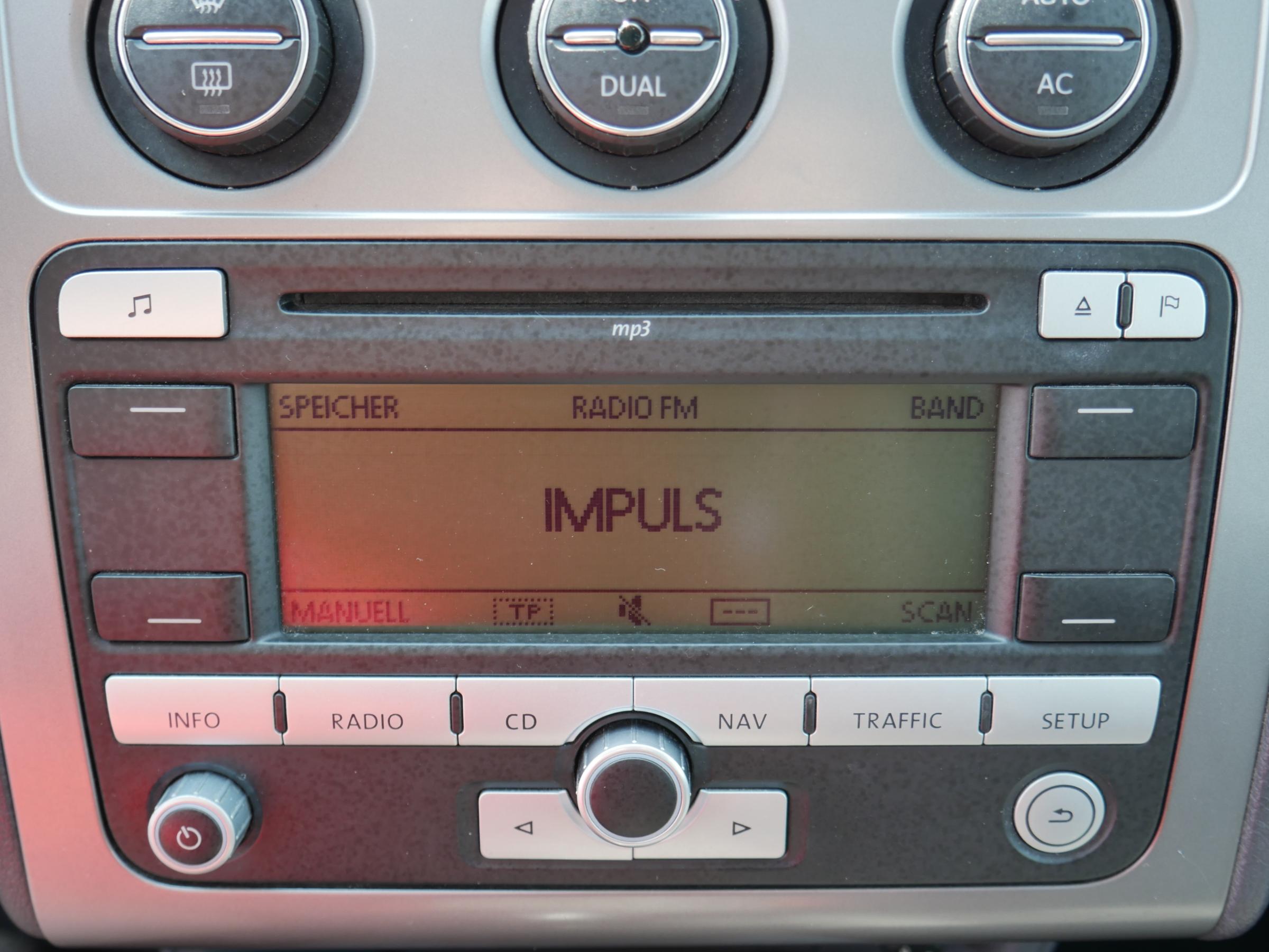 Volkswagen Touran, 2008 - pohled č. 16