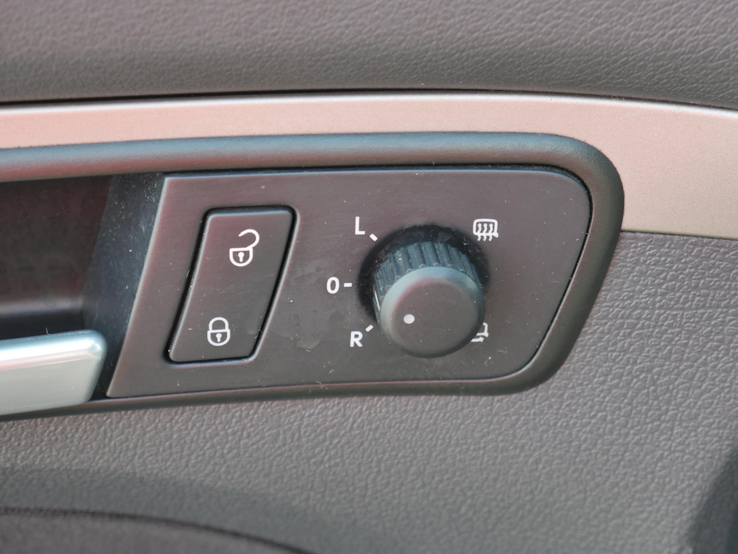 Volkswagen Touran, 2008 - pohled č. 19