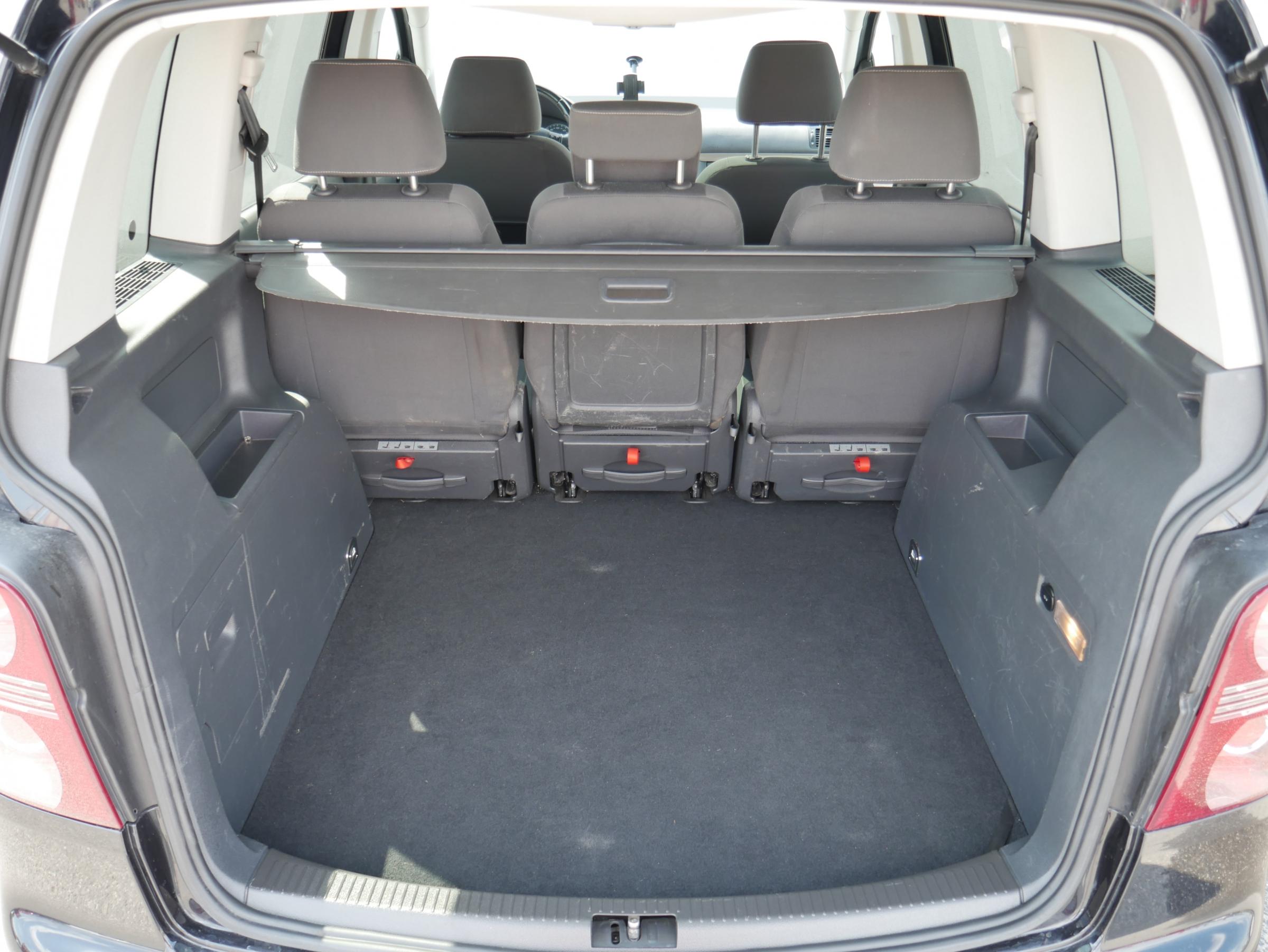 Volkswagen Touran, 2008 - pohled č. 7