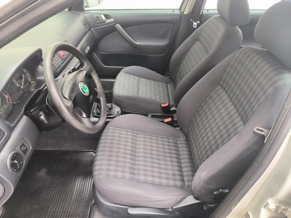 Škoda Octavia 1.6 i 