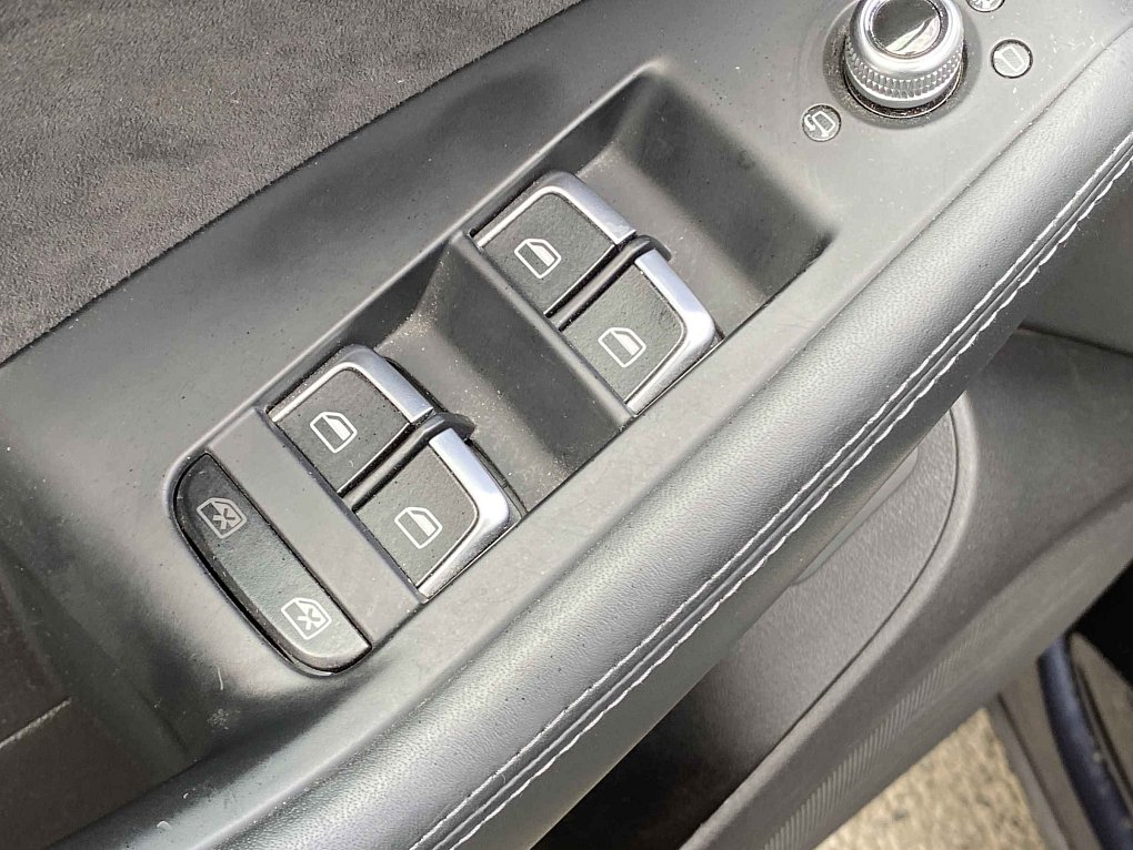 Audi Q5 2.0TDi S-line quattro