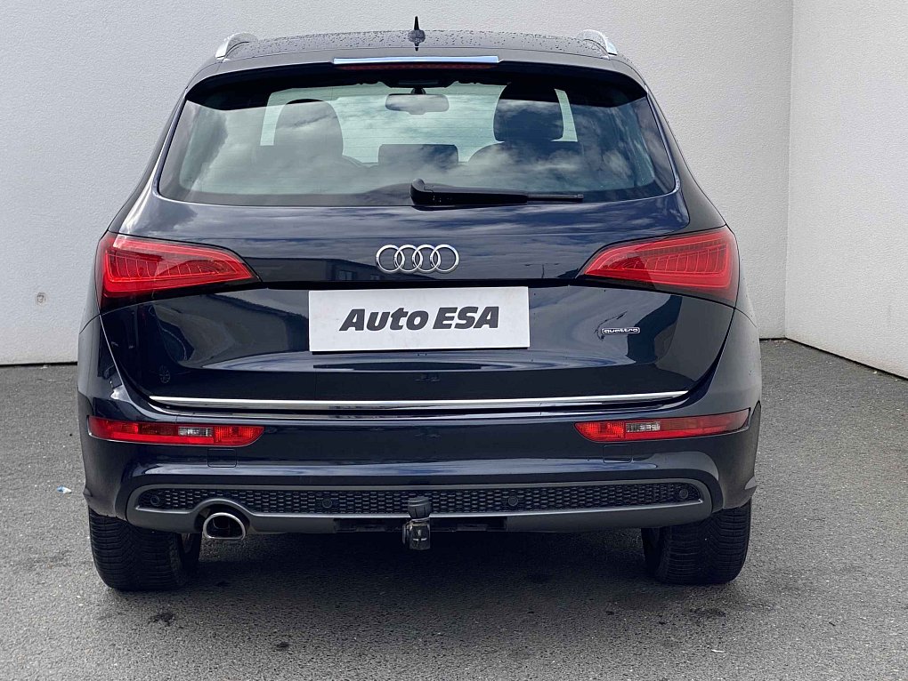 Audi Q5 2.0TDi S-line quattro