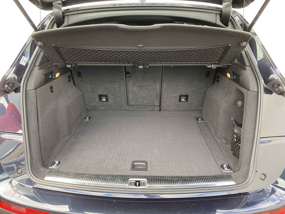Audi Q5 2.0TDi S-line quattro