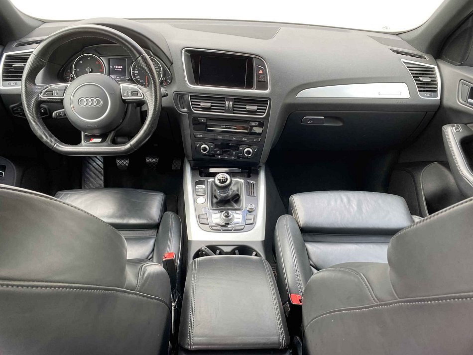 Audi Q5 2.0TDi S-line quattro