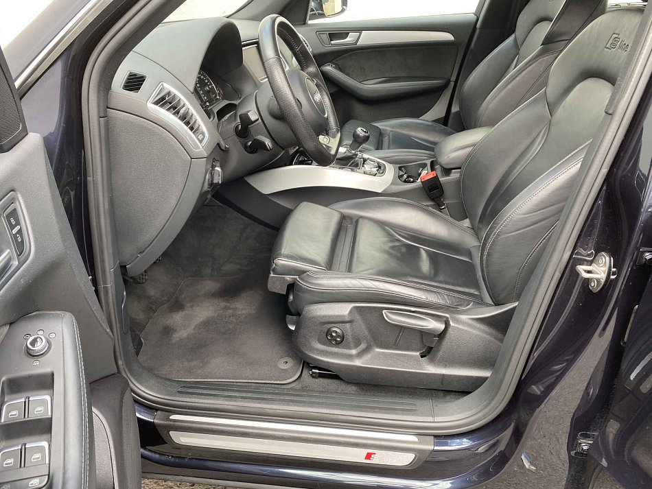 Audi Q5 2.0TDi S-line quattro