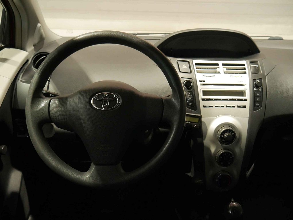 Toyota Yaris 1.0i 