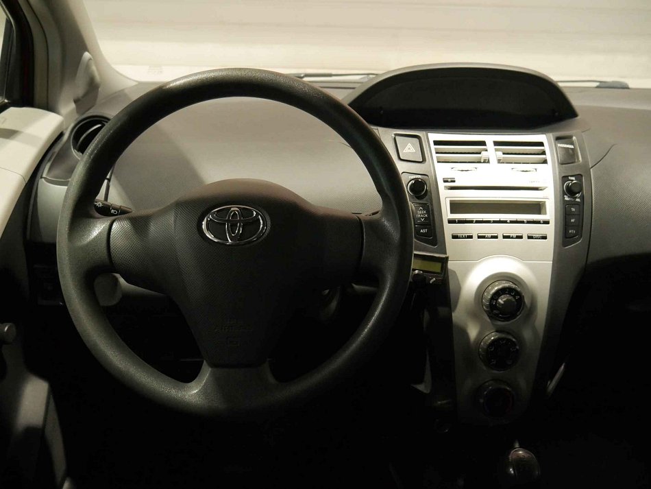 Toyota Yaris 1.0i 