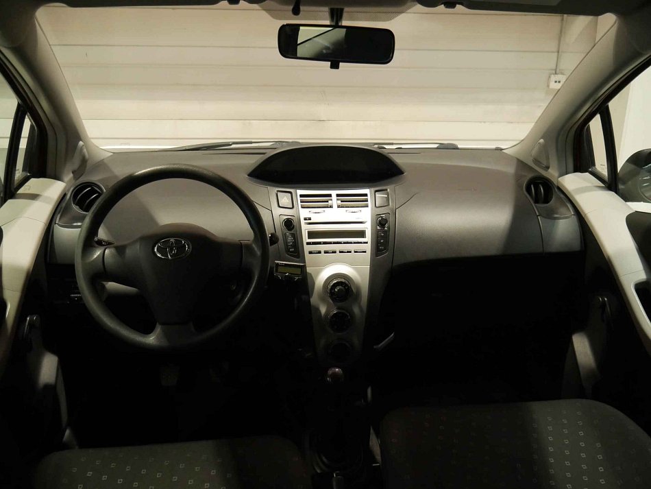 Toyota Yaris 1.0i 