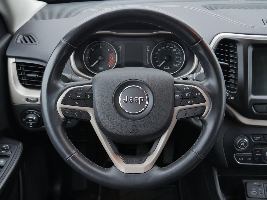 Jeep Cherokee 2.0 MTJ Longitude