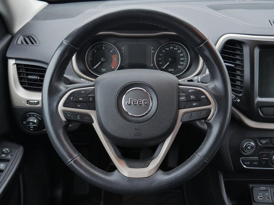 Jeep Cherokee 2.0 MTJ Longitude