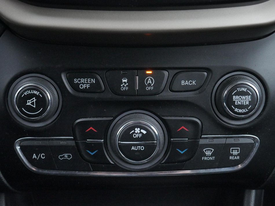 Jeep Cherokee 2.0 MTJ Longitude