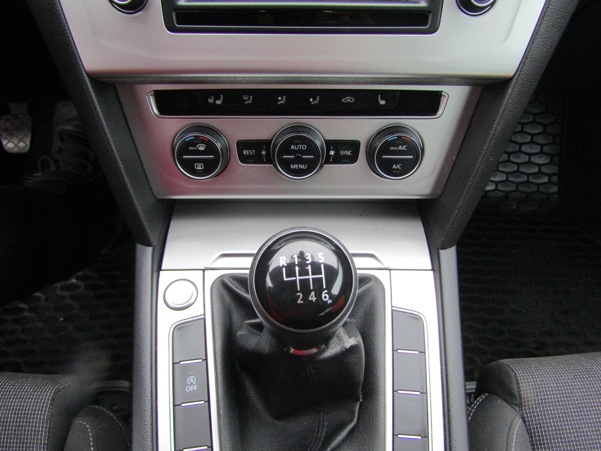 Volkswagen Passat, 2015 - pohled č. 15