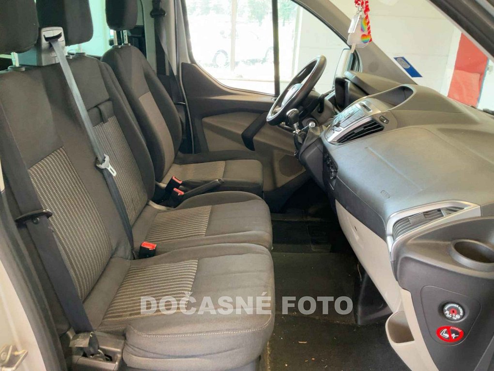 Ford Tourneo Custom 2.2TDCi Trend L2 9míst