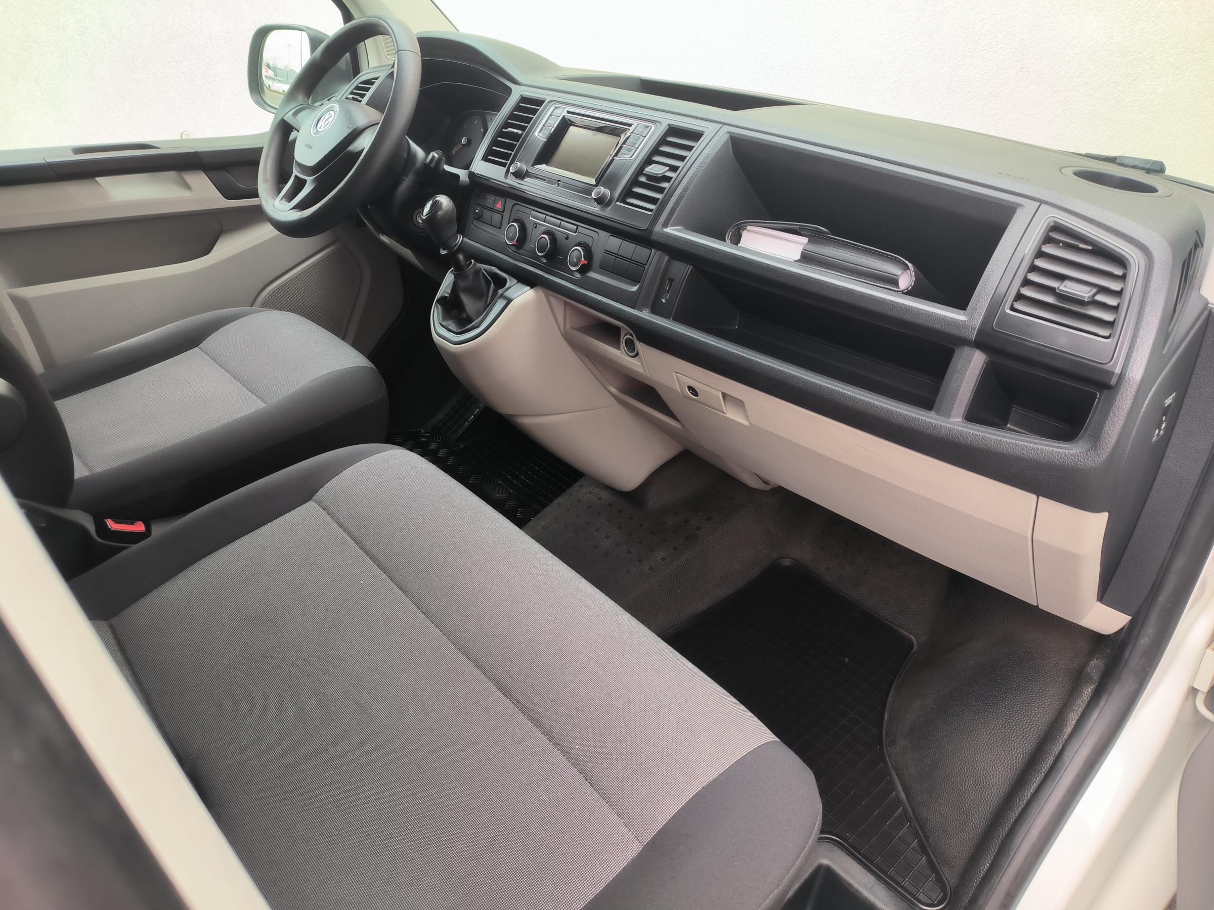 Volkswagen Transporter, 2018 - pohled č. 11