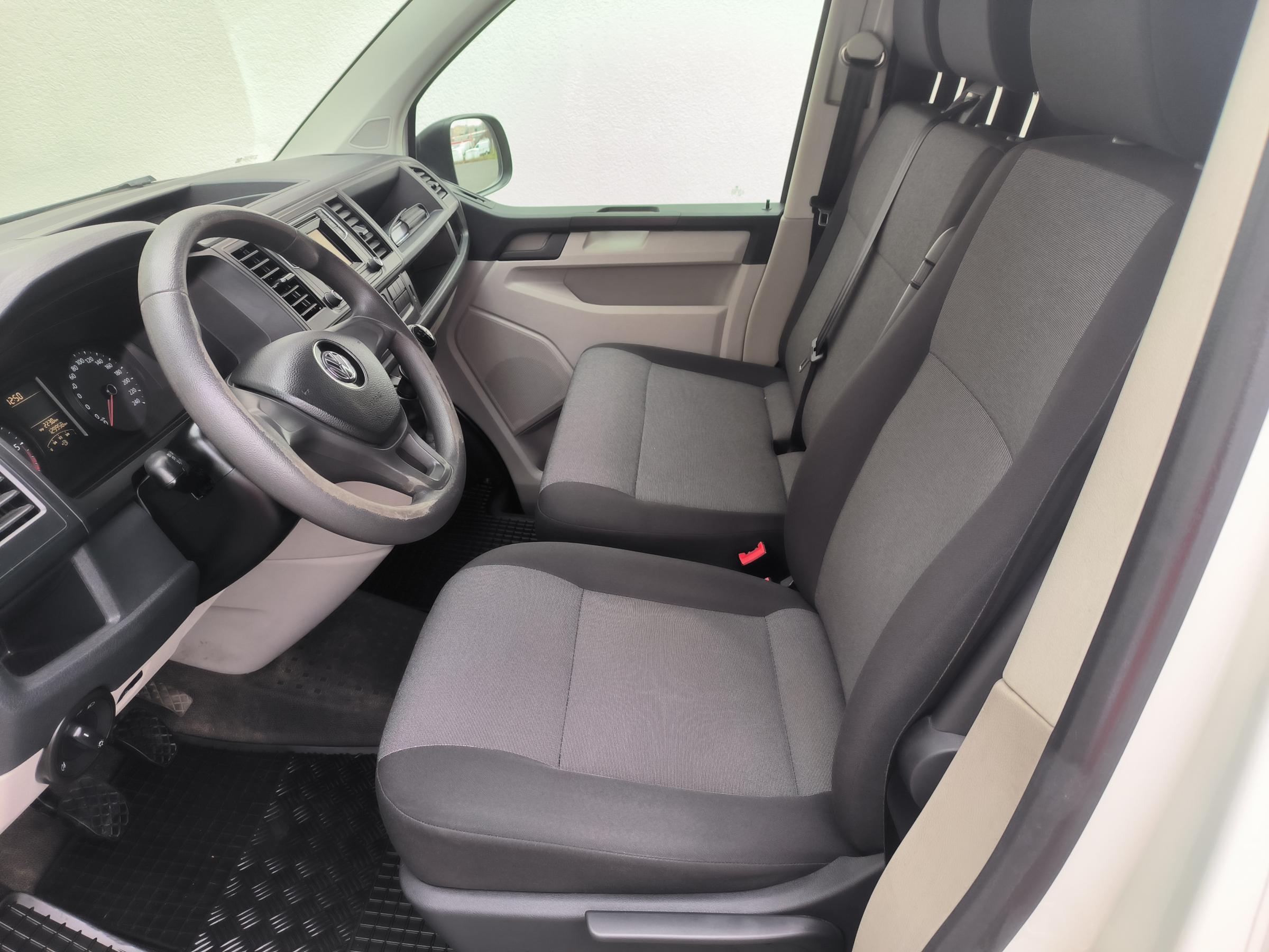 Volkswagen Transporter, 2018 - pohled č. 17