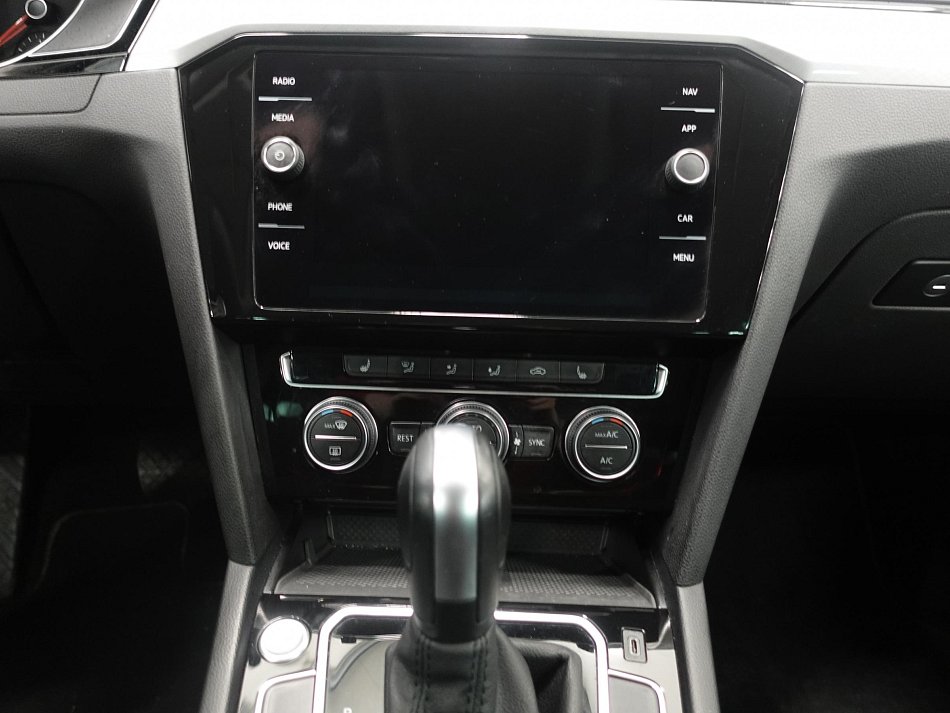 Volkswagen Passat 2.0 TDi 