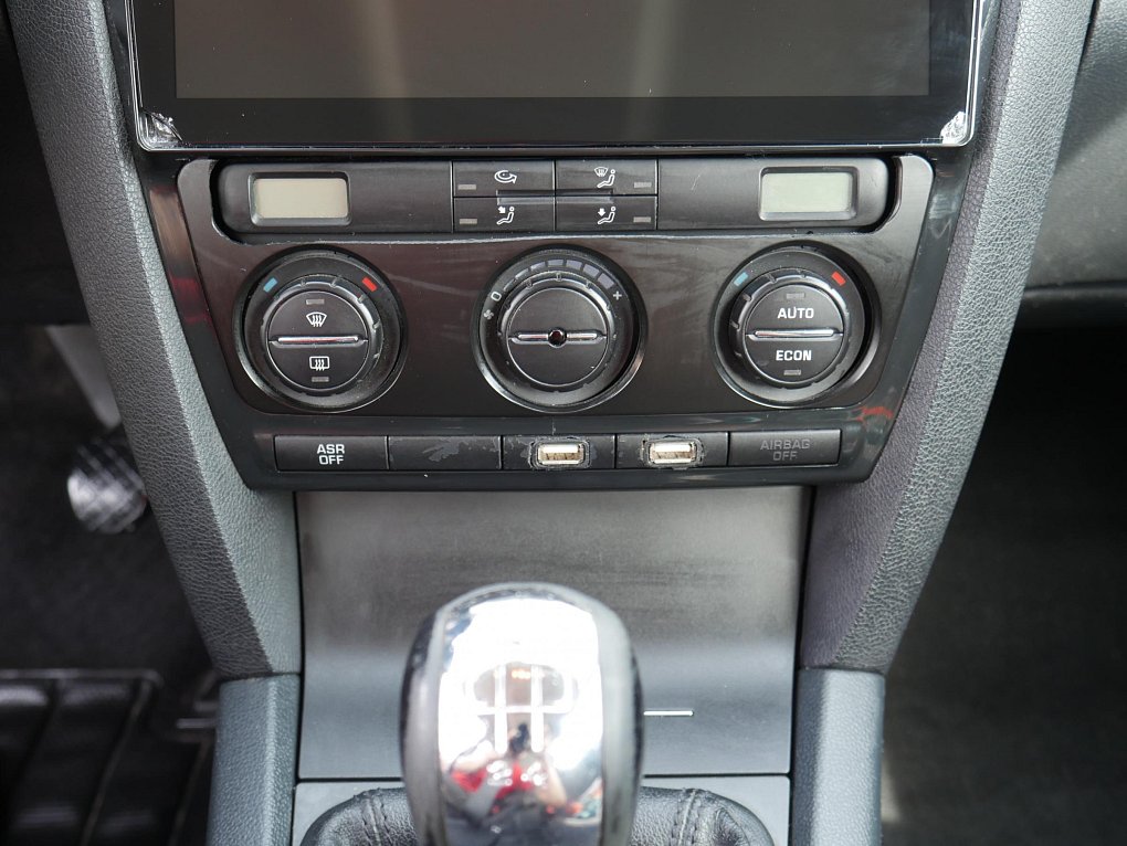 Škoda Octavia II 1.6MPi Ambiente