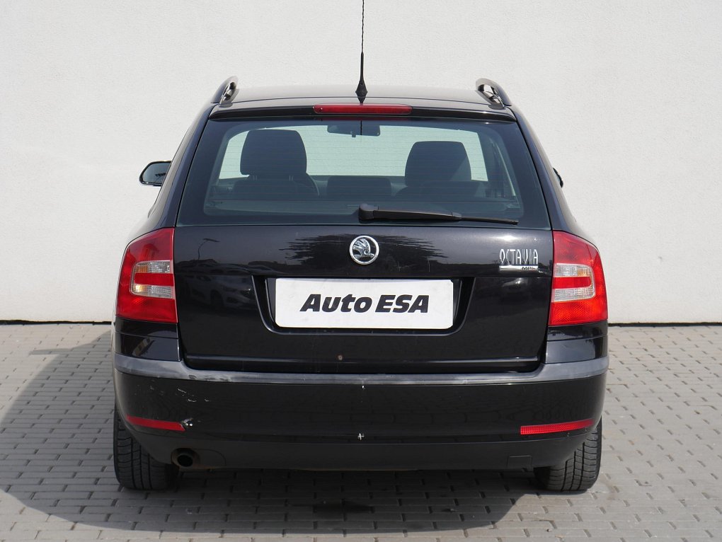 Škoda Octavia II 1.6MPi Ambiente