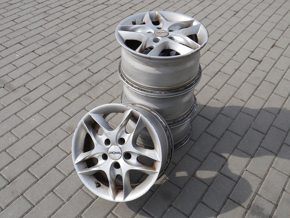 Škoda Octavia II 1.6MPi Ambiente