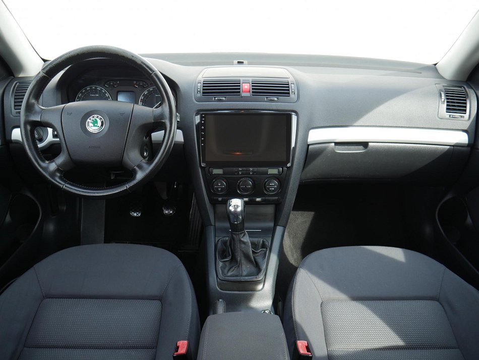 Škoda Octavia II 1.6MPi Ambiente