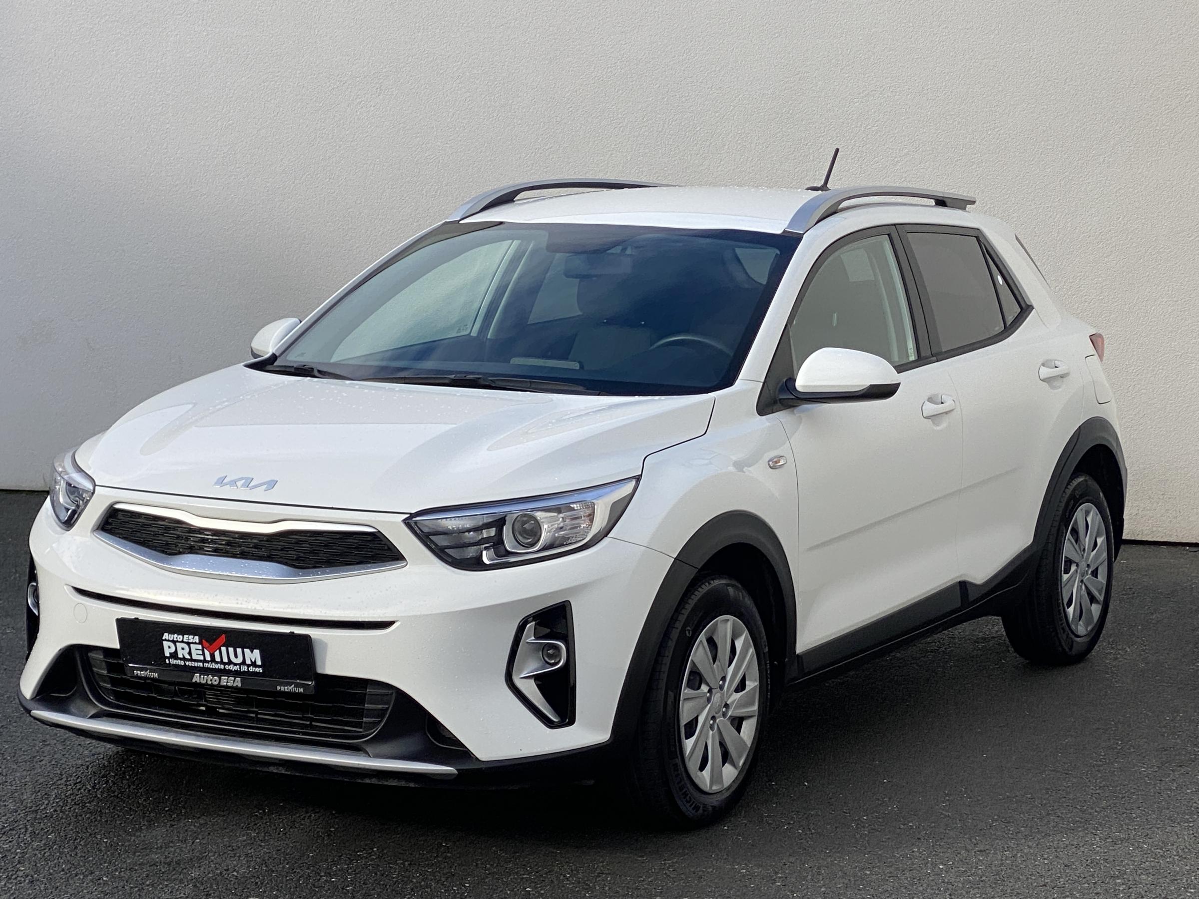 Kia Stonic, 2022 - pohled č. 3